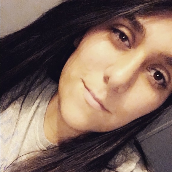 Meet your Posher, Destiny - Picture 3 of 5